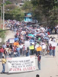 Marchan más de 5 mil en Silacayoapan